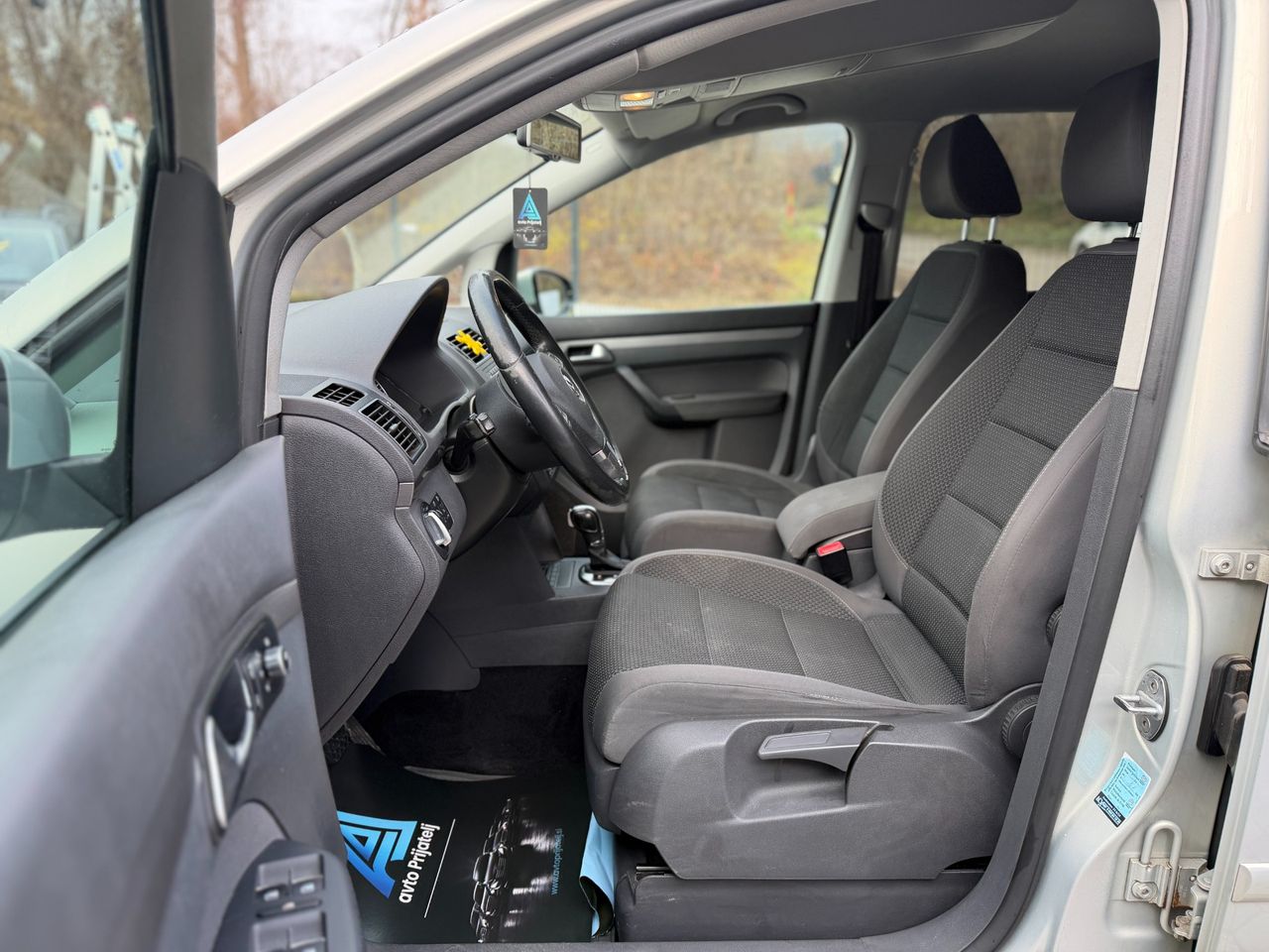Zunanja slika - VW Touran - 1.6 TDI BlueMotion | AVT | 7 SED - 8