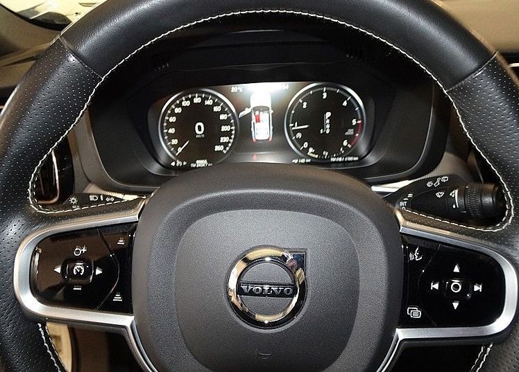 Zunanja slika - Volvo XC60 - 2.0 D4 R Design AWD -VIRTUAL -KAMERA -NAVI - 11