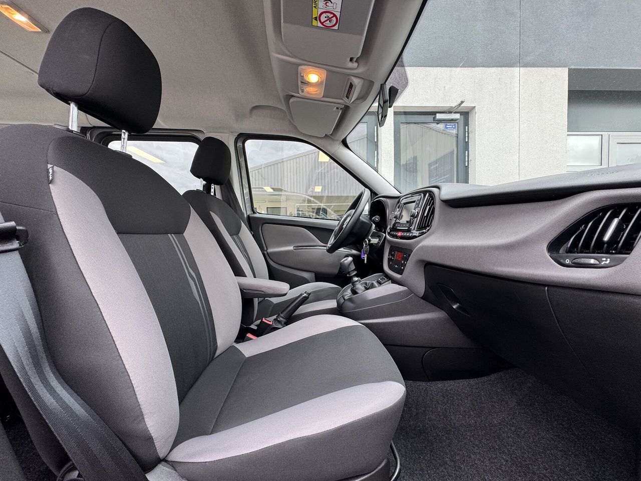 Zunanja slika - Fiat Doblo - 1.6 Multijet 16v 120KM City SLO POREKLO-1.LAST-PDC - 12