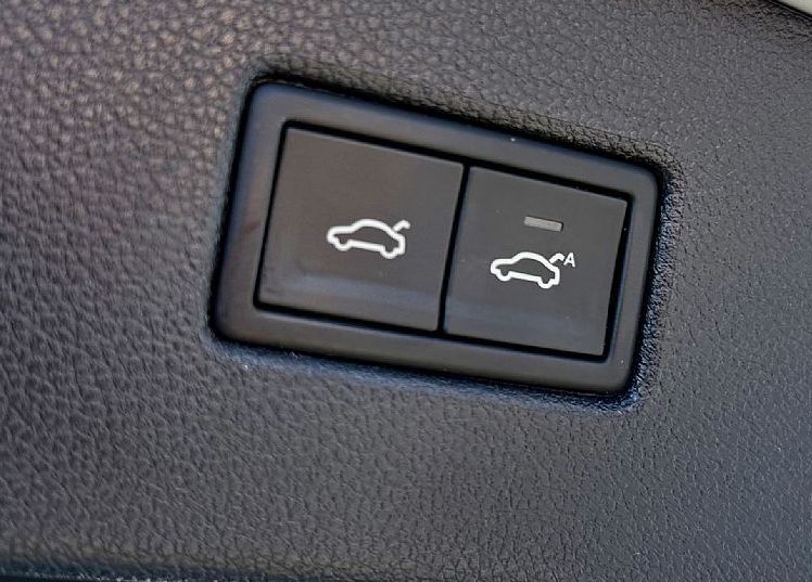 Zunanja slika - VW Tiguan - 2.0 TDI SCR BMT R-Line Edit. 110kW - 11