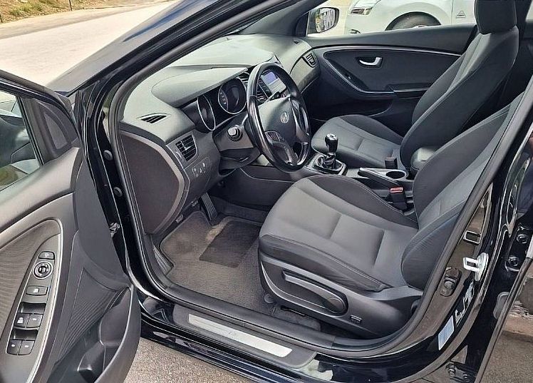 Zunanja slika - Hyundai i30 Wagon - 1.6 CRDI 81KW COMFORT LEPO OHRANJEN... - 8