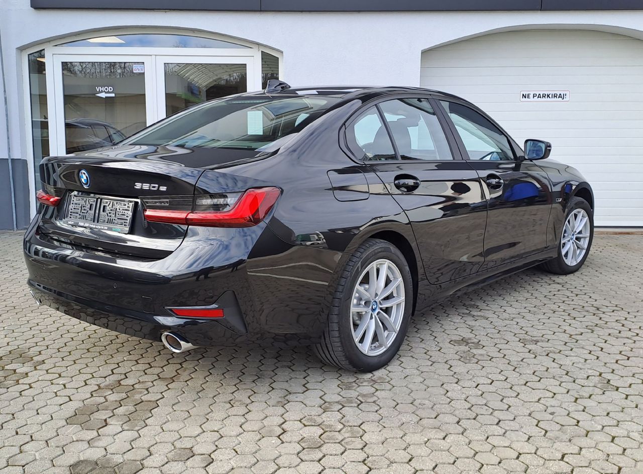 Zunanja slika - BMW Serija 3 - : 320E  A T - 12