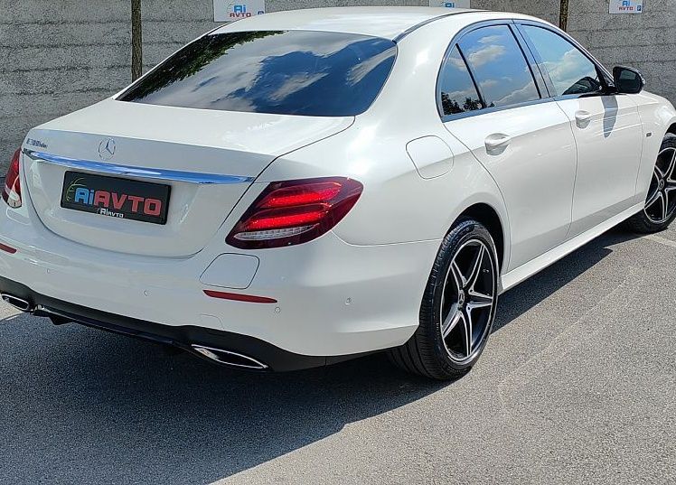 Zunanja slika - Mercedes-Benz E-Razred - LIMO-300-de-2X-AMG-LINE-WIDESCREN-360-KAM-LED-ACC- - 6