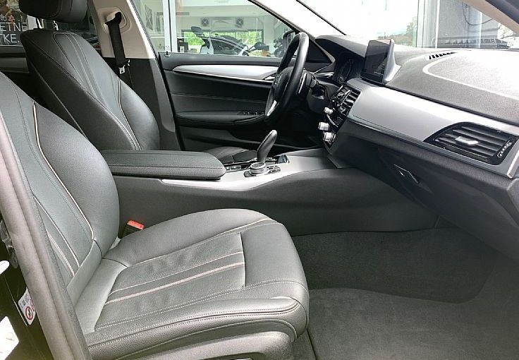 Zunanja slika - BMW Serija 5 - Touring: 520d  AT - 7