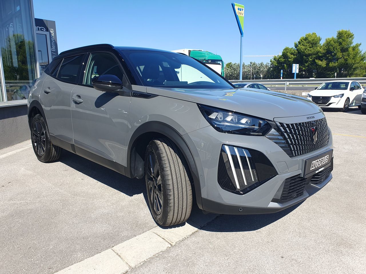 Zunanja slika - Peugeot 2008 - GT HIBRID 145 e-DCT6 - 5