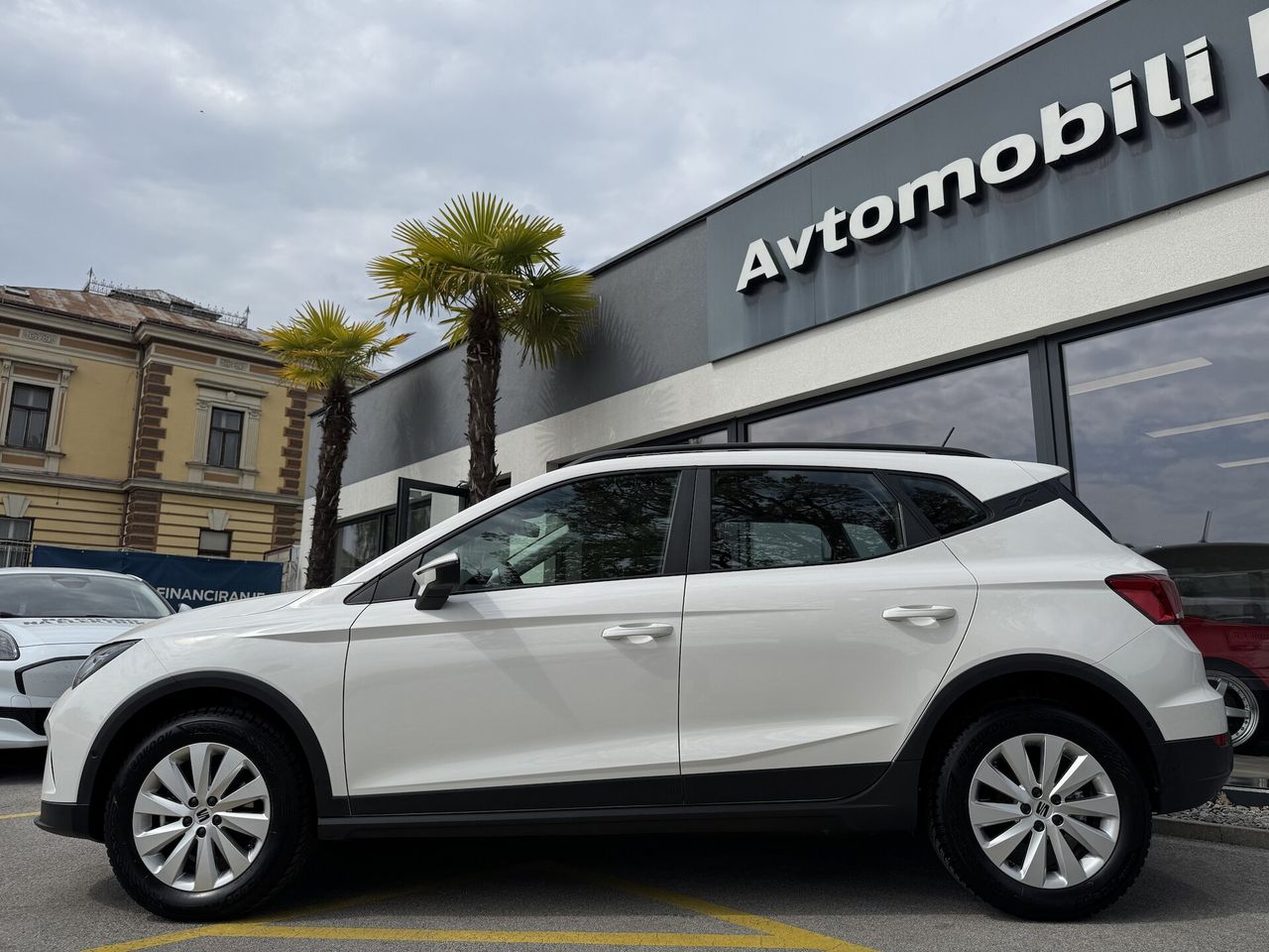 Zunanja slika - Seat Arona - 1.0 TSI 115KM HOLA SLO poreklo 1.LASTNIK ODLIČNA - 4