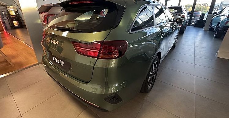 Zunanja slika - KIA Ceed - SW 1.5 T-GDi LX Champion M T - 3