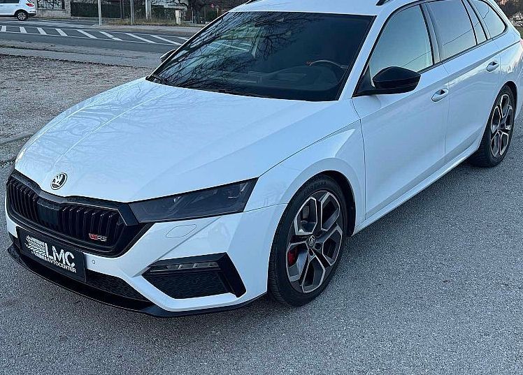 Zunanja slika - Škoda Octavia - RS 2.0 TSI 245ks °FULL LED° °AUT+F-1° °19-COL° - 1