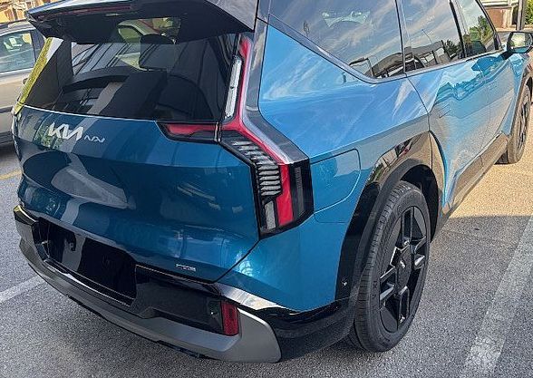 Zunanja slika - KIA EV9 - 99.8 kWh GT-Line AWD 141.5 kW  192KM - 4