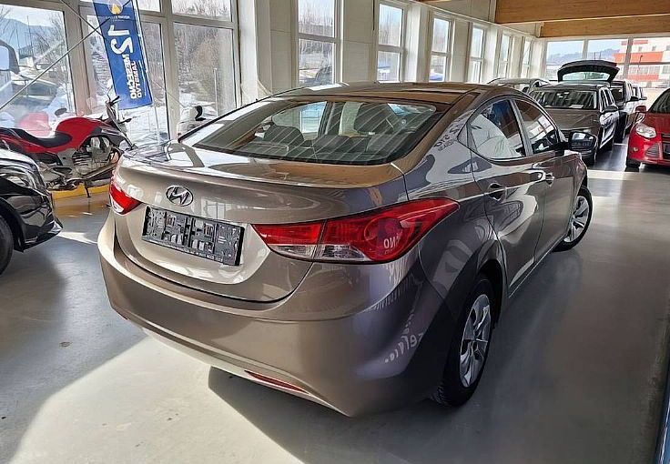 Zunanja slika - Hyundai Elantra - 1.6 CVVT STYLE SLOVENSKO POREKLO ... - 6