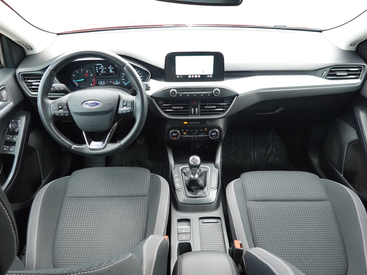 Notranja slika - Ford Focus - 1,0 EcoBoost Trend - 11