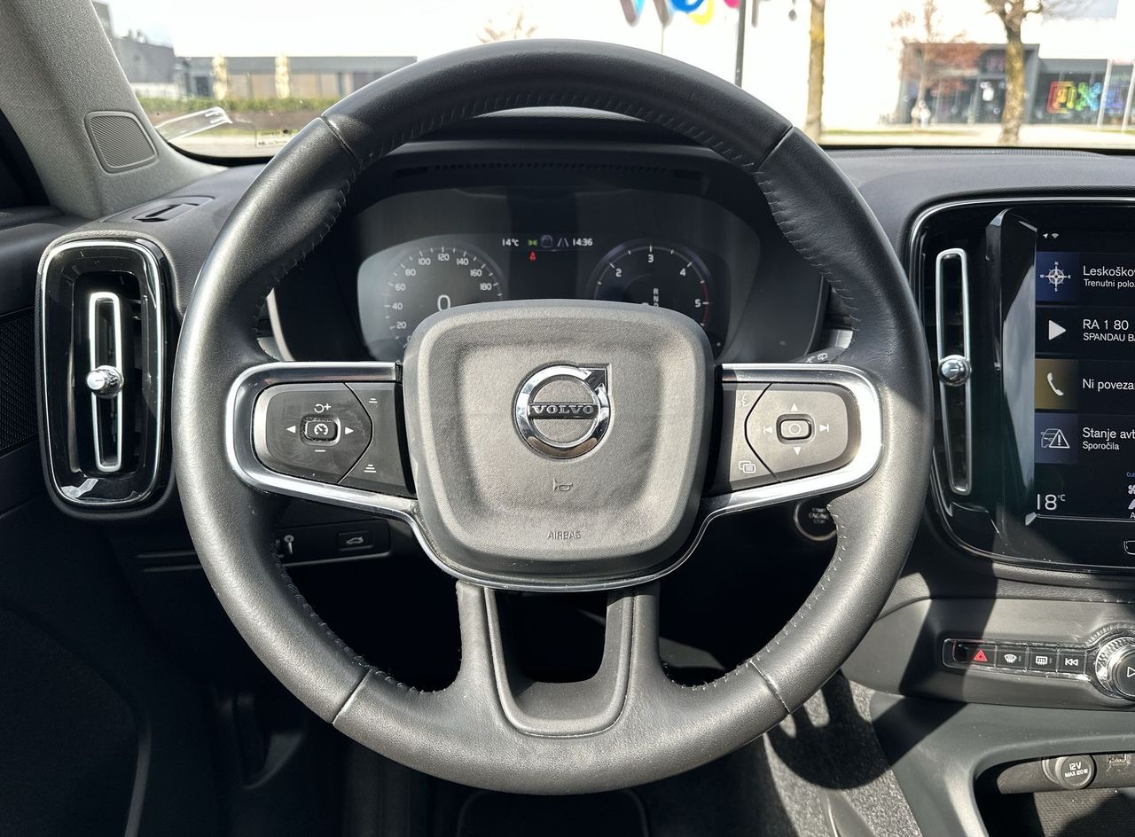 Zunanja slika - Volvo XC40 - D4 A AWD - 17