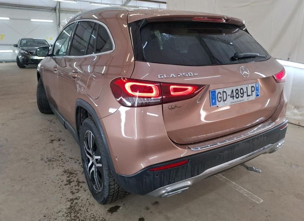Zunanja slika - Mercedes-Benz GLA-Razred - GLA 250 e Avt.KAMERA.NAVI.ACC.LED.USNJE.49.000 KM - 2