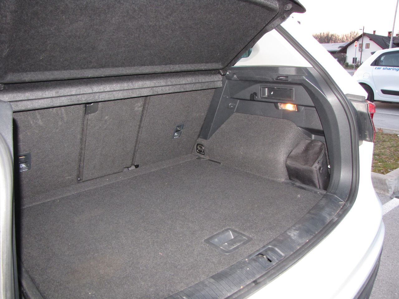 Notranja slika - VW Tiguan - 2,0 TDI BMT Highline - 6