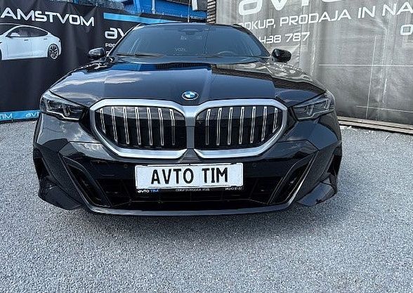 Zunanja slika - BMW serija 5 Touring: - 520d M-SPORT HEAD-UP ACC LED HARMAN 360 Vl. Klj - 5
