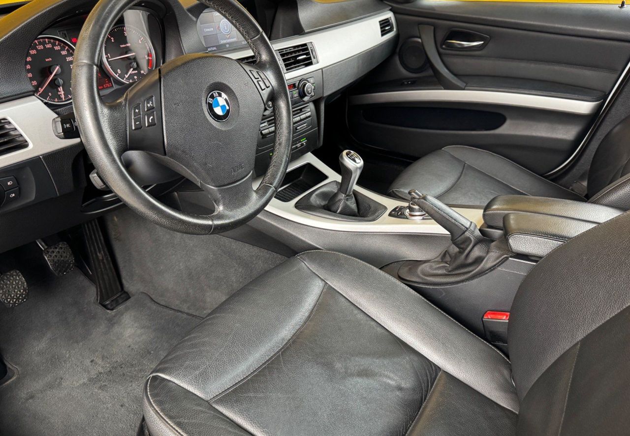 Zunanja slika - BMW Serija 3 - : 318d LCI-STREŠNO OKNO-GRETJE-NAVI-PDC... - 14