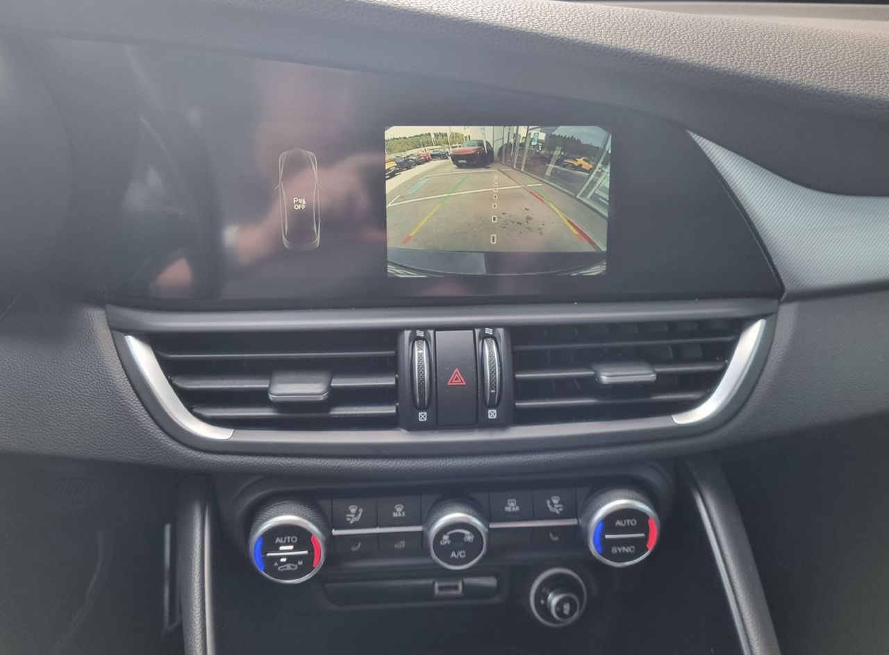 Zunanja slika - Alfa Romeo Giulia - 2.0 Turbo 280 Q4 Veloce - KOT NOVO - SAMO 9.022KM - 11