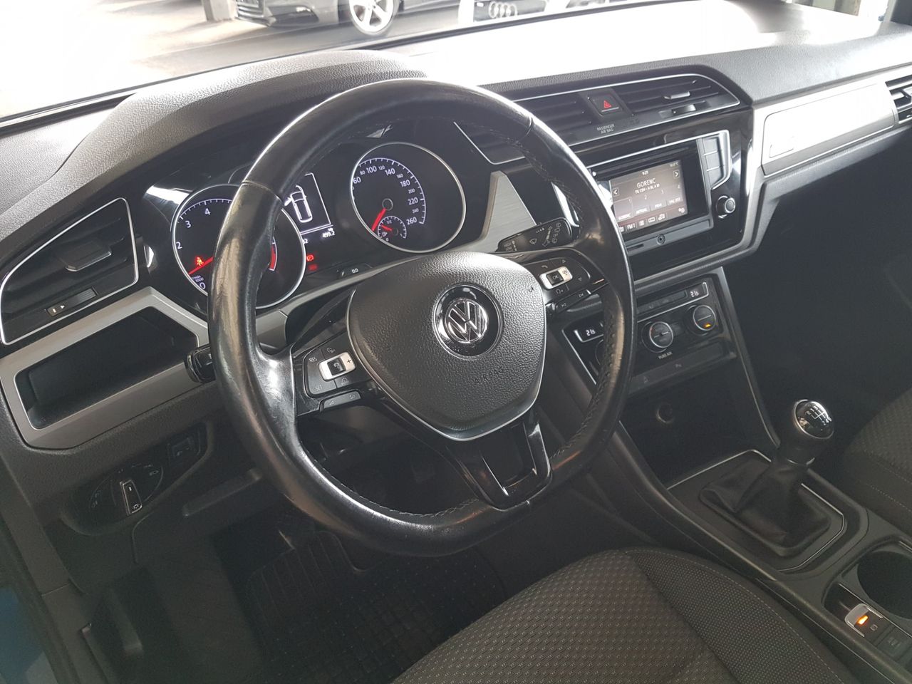 Zunanja slika - VW Touran - 1,2 TSI Comfortline - 9