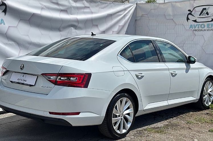 Zunanja slika - Škoda Superb - 2.0 TDI-LED-NAVI-MEMORY-18COL-PDC+KAM-GRETJE - 3