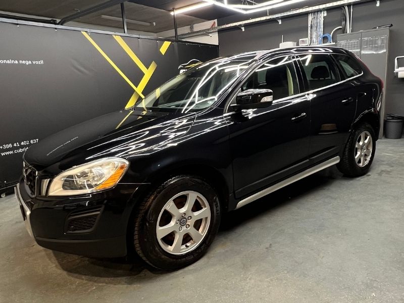 Zunanja slika - Volvo XC60 - AWD D3 Momentum Geartronic - 3