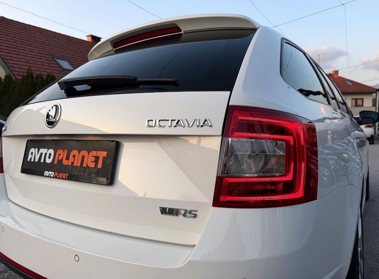 Zunanja slika - Škoda Octavia - 2.0 TDI RS AUT. ACC LED XENON F1 NAVI ALU 19 - 13