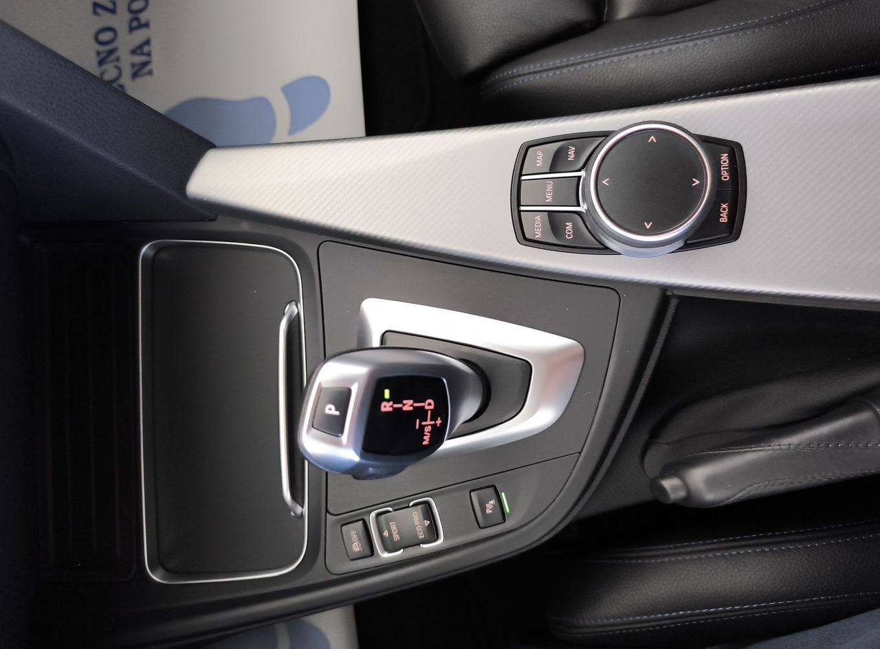 Zunanja slika - BMW Serija 3 - Touring: 318i AVT M SPORT-LED-USNJE-ŠPORTNI SEDEŽI-VIRTU - 19