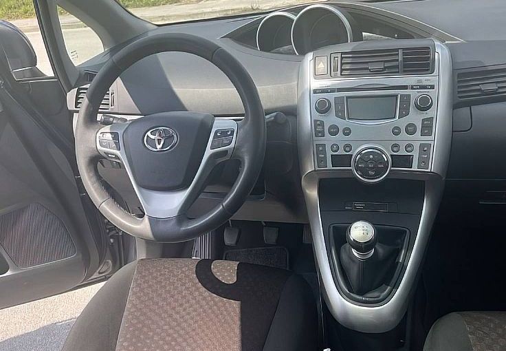 Zunanja slika - Toyota Verso - 2.0 D4-D Sol 7 sedežev REDNO SERVISIRAN... - 8