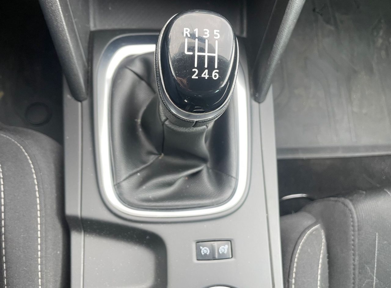 Zunanja slika - Renault Mégane - Megane 1.3 16 V PDC ZADAJ. - 19