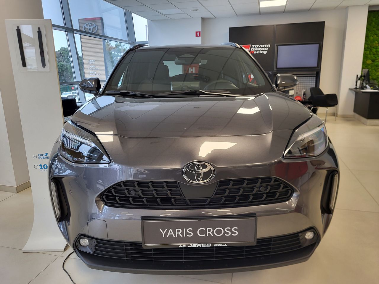 Zunanja slika - Toyota Yaris Cross - 1.5 HEV Sport Assist Convenience - 2