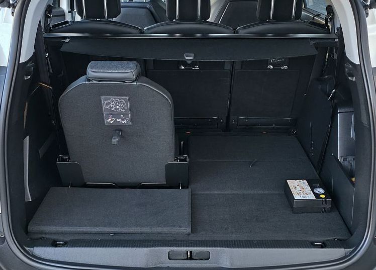 Zunanja slika - Peugeot 5008 - 2.0HDI EAT8 Allure FULLED•BLIS•7-SED•KEYLES•KAMER• - 8