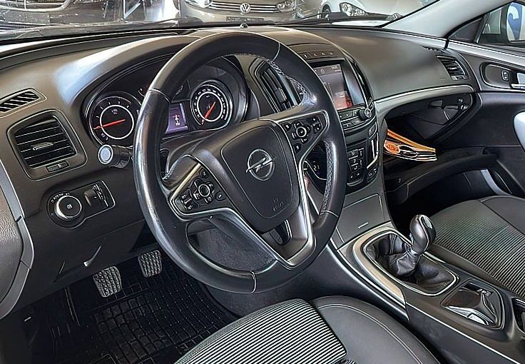 Zunanja slika - Opel Insignia - 2.0 CDTI  4+4 POGON VELIKO OPREME LEPO OHRANJEN - 4