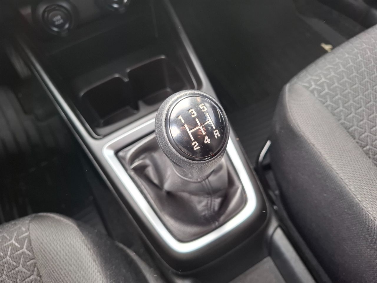 Zunanja slika - Suzuki Swift - 1.2 4WD - SLOVENSKI + 1. LASTNIK + POTRJENA KNJIGA - 20