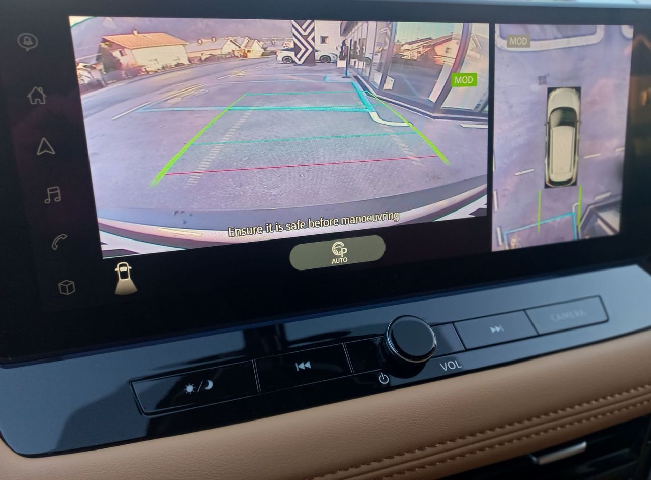 Notranja slika - Nissan X-Trail - HEV E-4ORCE 213 TEKNA+ - 16