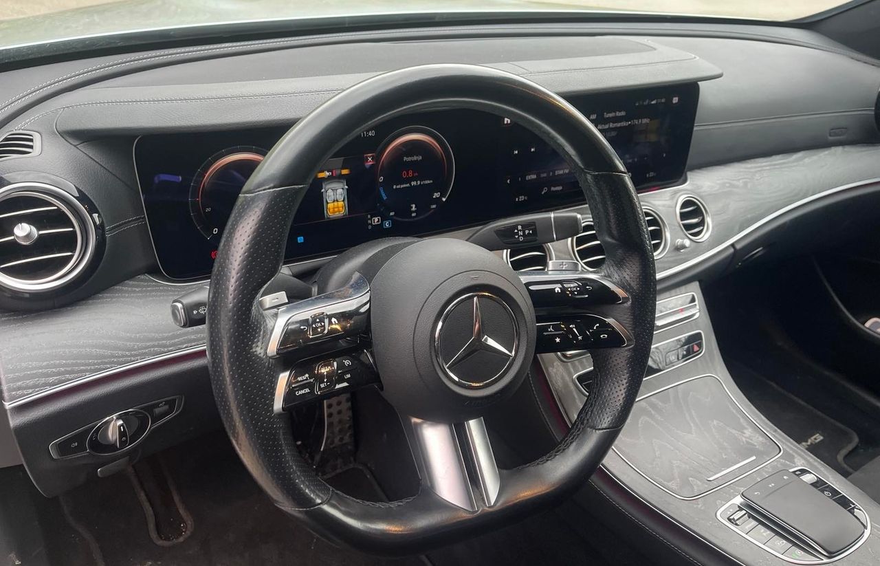 Zunanja slika - Mercedes-Benz E-Razred - E220d AMG WIDE MULTIBEAM WEBASTO PRIKLOP ALU20 - 8