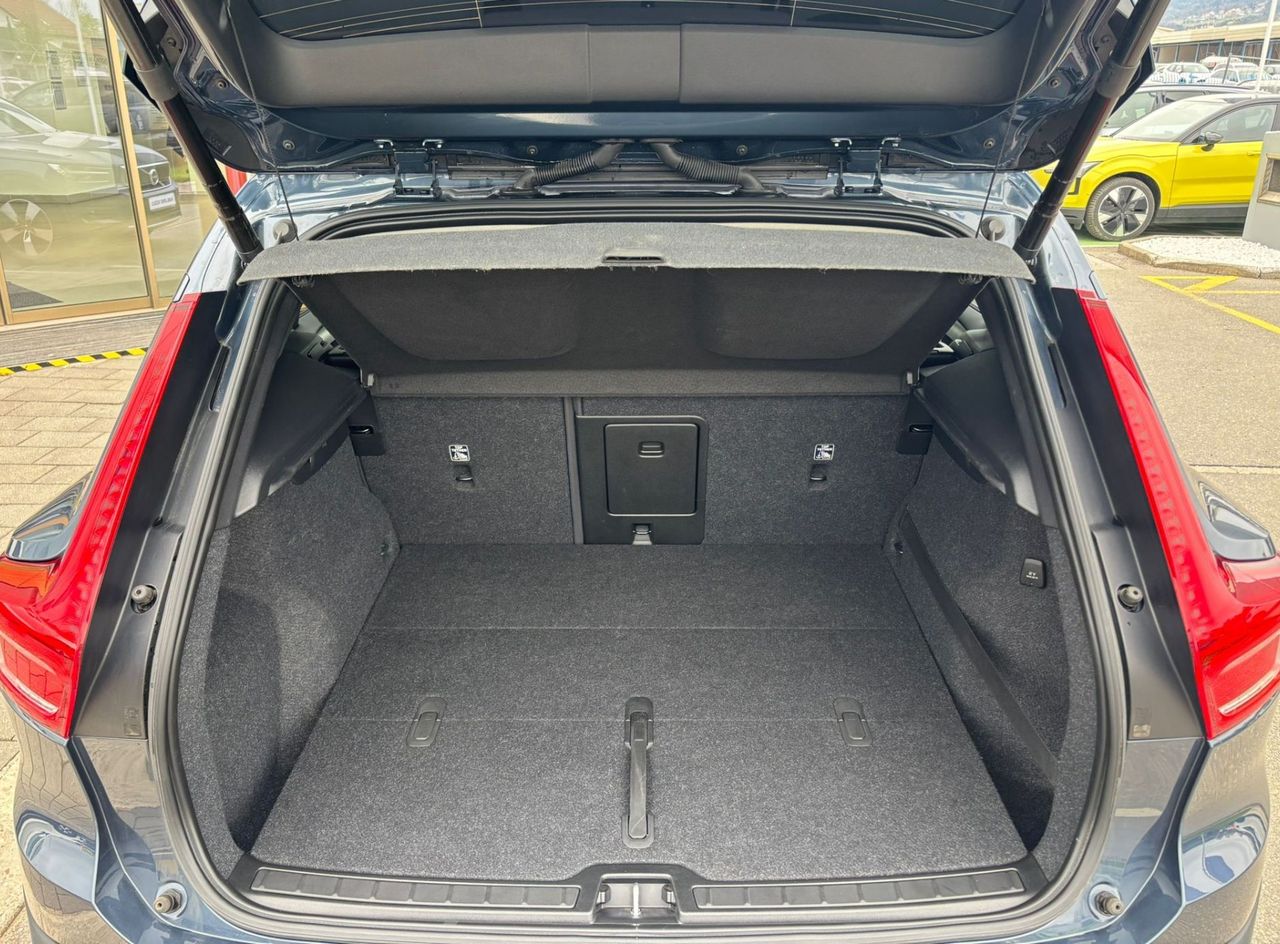 Zunanja slika - Volvo XC40 - T3 AUT Momentum Pro SLO-1.LAST.-KAMERA-GRETJE - 5