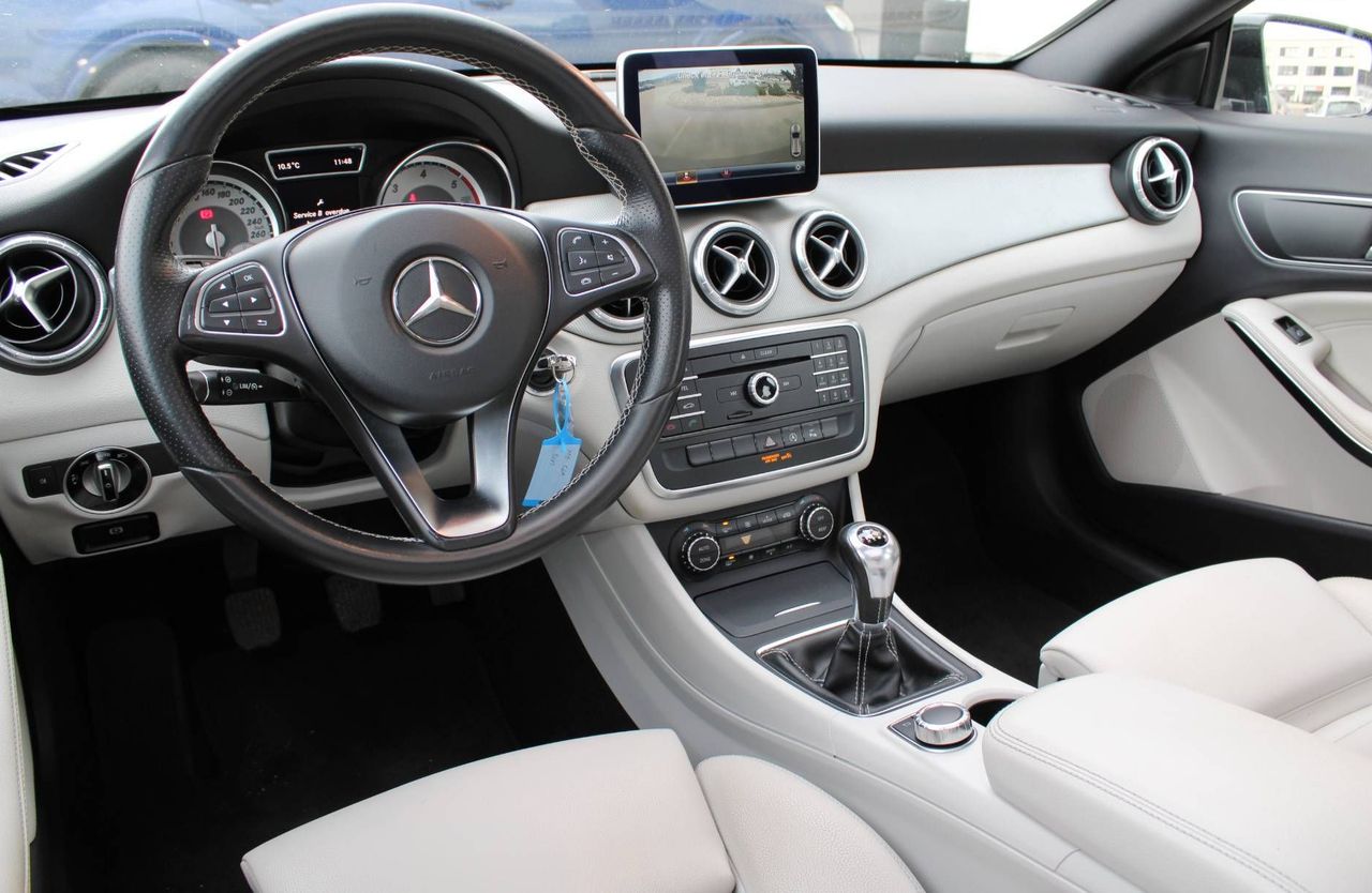 Zunanja slika - Mercedes-Benz CLA-Razred - CLA Shooting Brake CLA 200 d PANORAMA LED USNJE NAVI KAMERA... - 7