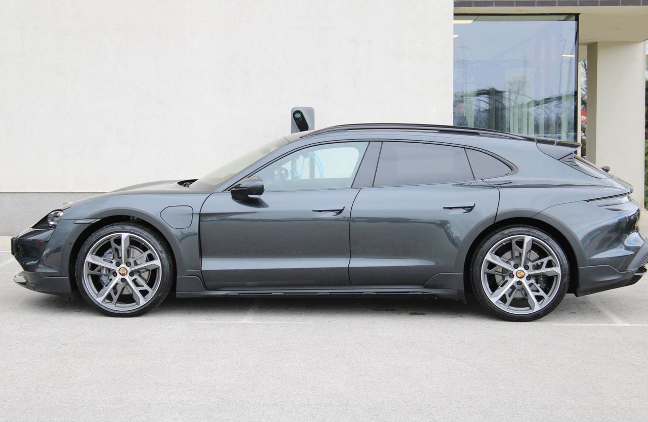 Zunanja slika - Porsche Taycan - 93KWH CROSS TURISMO LUFT HLAJ SED KAM360 MATRIX - 7
