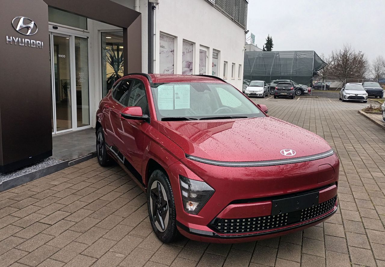 Zunanja slika - Hyundai Kona - BEV 48KWH PREMIUM   WINTER I.TOP.ČRP...... - 9