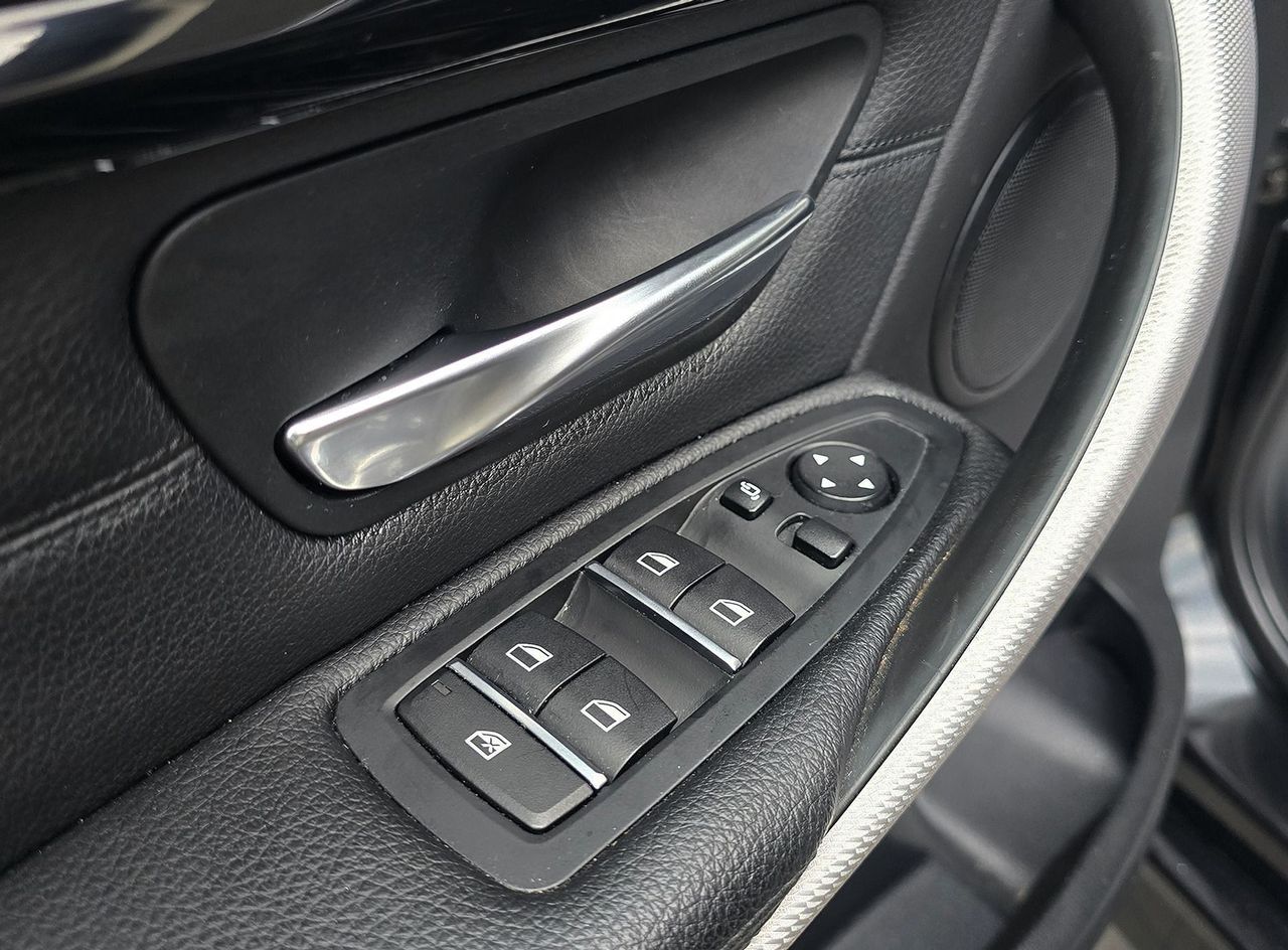 Zunanja slika - BMW Serija 3 - Touring: 320D M Sport AVT|HEADUP|FULL LED|VIRTUAL|18COL - 12