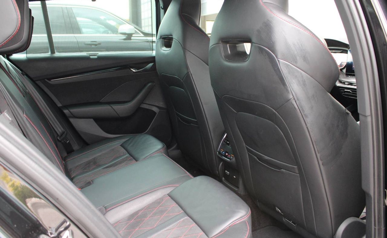 Zunanja slika - Škoda Octavia - Combi 2.0TDI RS DSG HEAD UP CANTON DCC KAM PANO - 13
