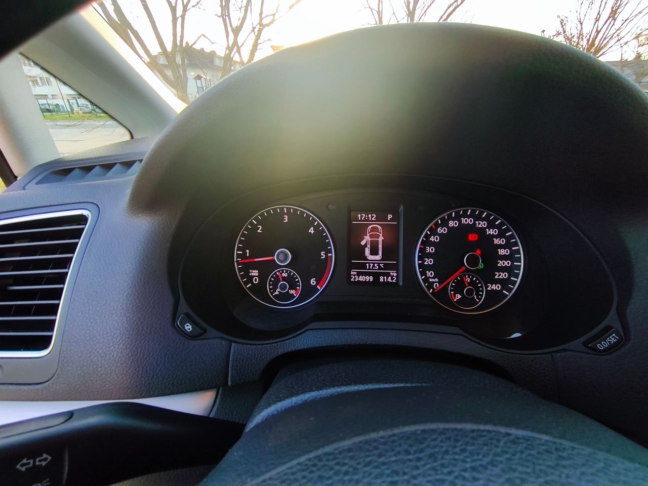 Notranja slika - VW Sharan - 2,0 TDI BlueMotion Technology Highline DSG - 10