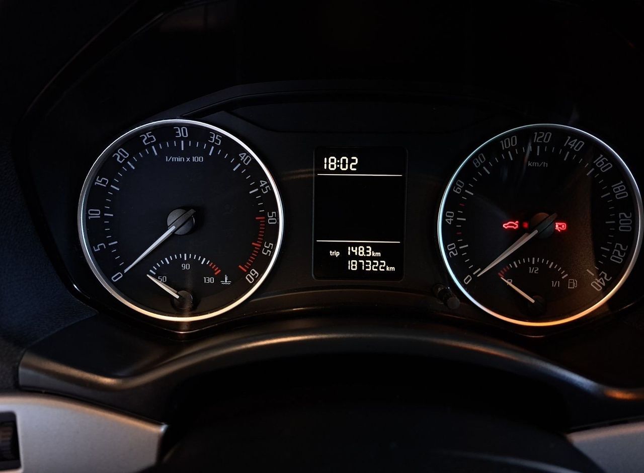 Zunanja slika - Škoda Octavia - Combi 1.6 CR TDI DPF Active - 13