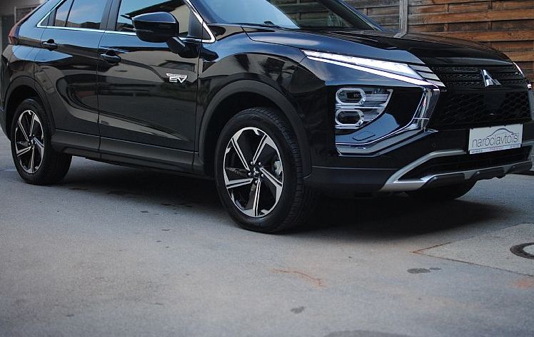 Zunanja slika - Mitsubishi Eclipse Cross - 2.4 MIVEC AWD Intro Edition-LED-Adaptivni-360-HUD - 1