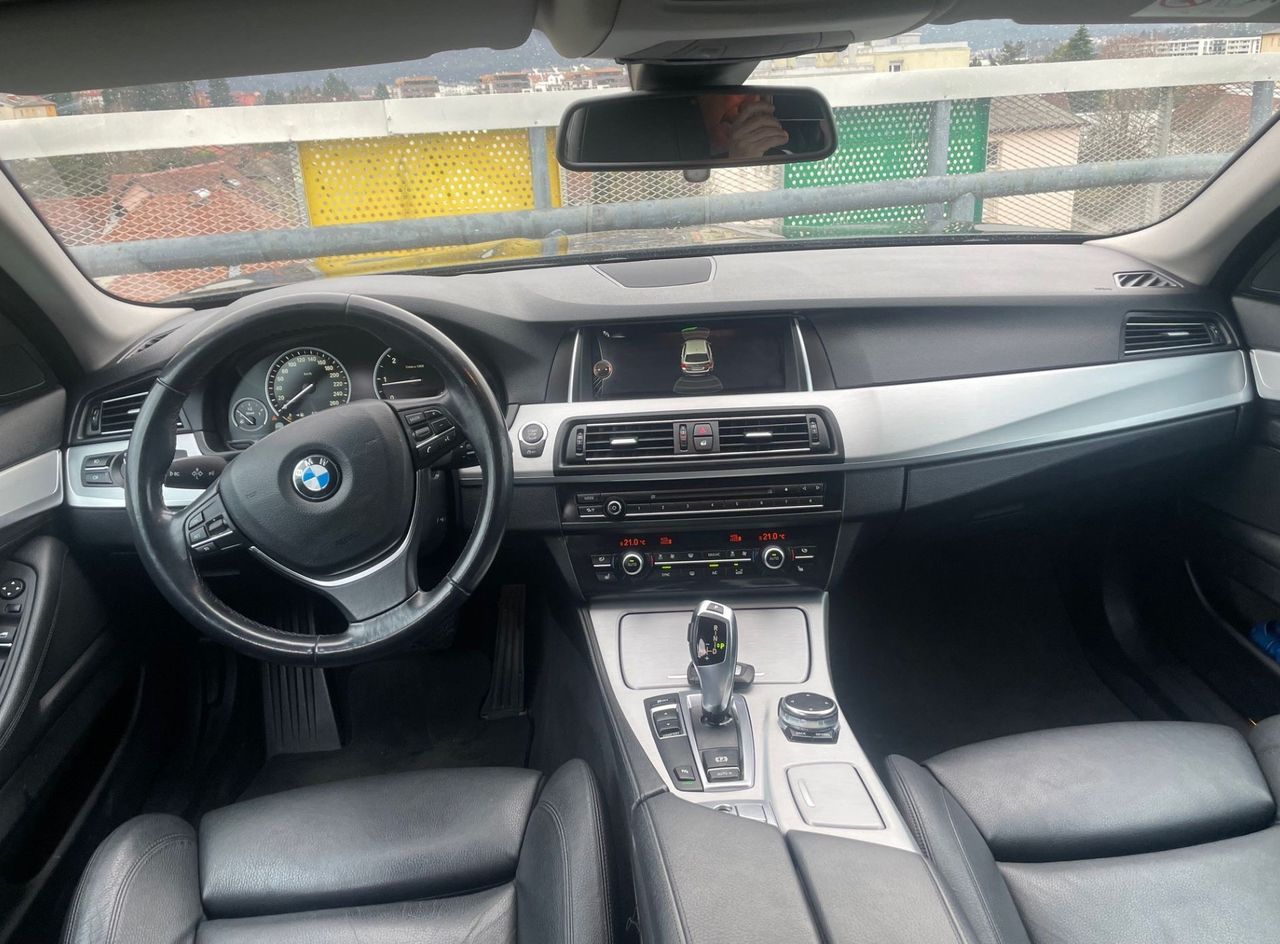 Zunanja slika - BMW Serija 5 - Touring: 520d 140 KW BI-XSENON.NAVI.USNJE.PDC S+Z - 13