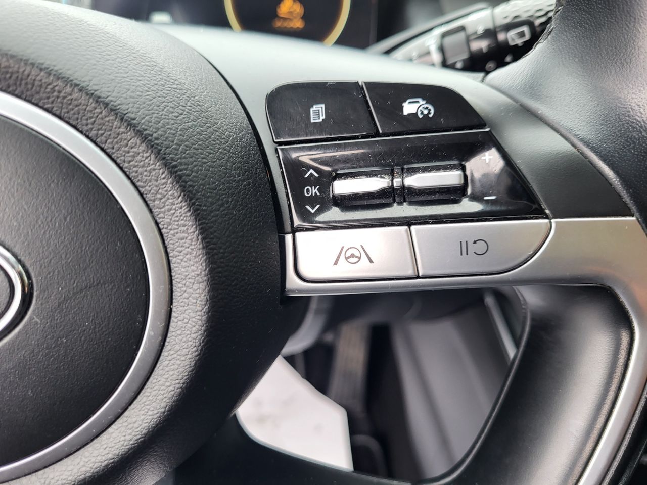 Zunanja slika - Hyundai Tucson - 1.6 CRDI Premium SLO-1last-servi-navi-acc-alu-kame - 3