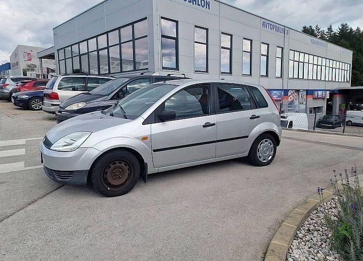 Zunanja slika - Ford Fiesta - 1.3 8V 70 KM Duratec COMFORT KLIMA - 4