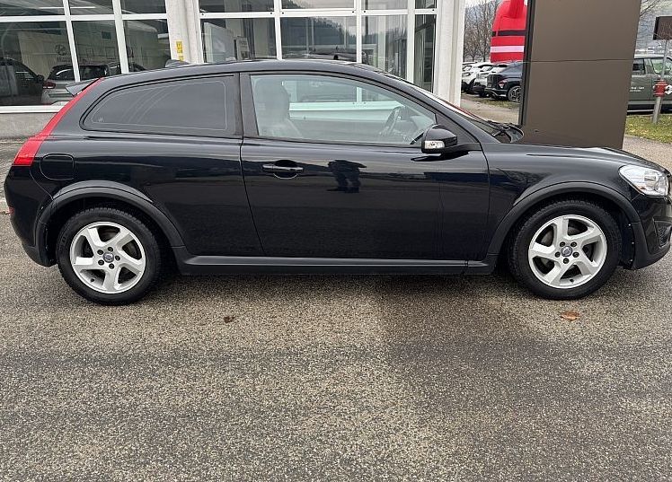 Zunanja slika - Volvo C30 - DRIVe MOMENTUM +velik servis + letna platišča - 3