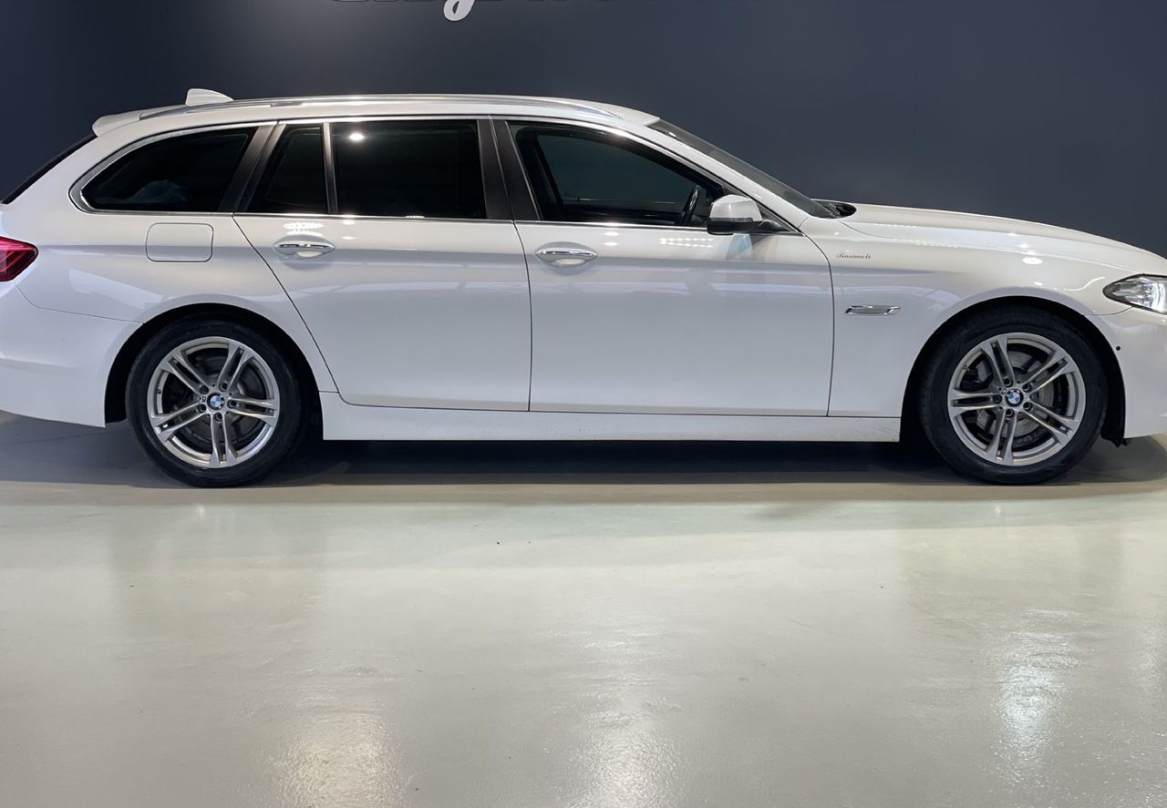 Zunanja slika - BMW Serija 5 - Touring: 520d-HEADUP-VIRTUAL-LANE-NAVI-RADAR-KAMERA-LED- - 4