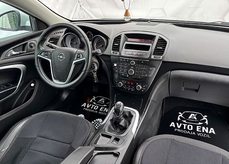 Zunanja slika - Opel Insignia - 2.0 CDTI 118KW AWD - XENON - GRETJE - PDC - 11