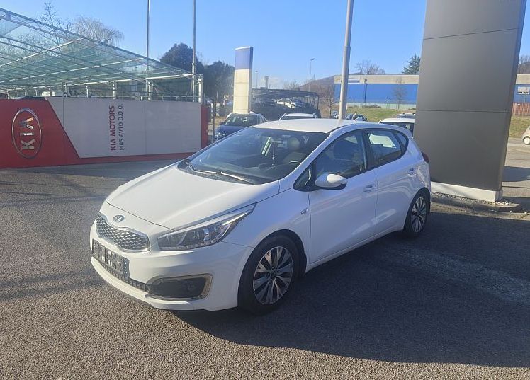 Zunanja slika - KIA Ceed - Benc. 1.4 CVVT LX Champion Navi 6M T - 2